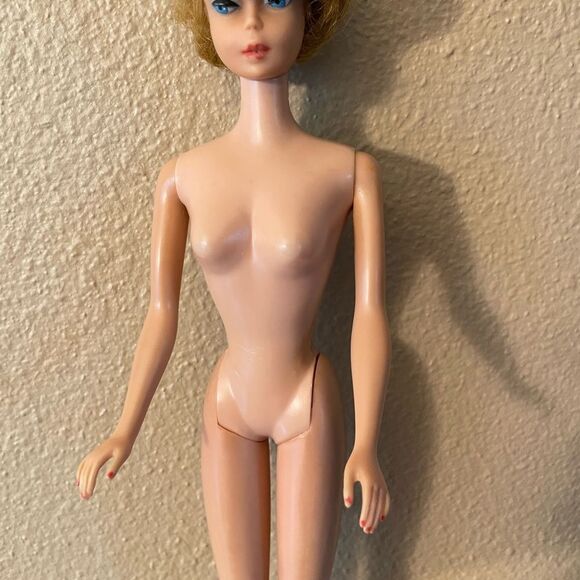 Midge 1960’s Bubble Cut Barbie Doll - Picture 3 of 13